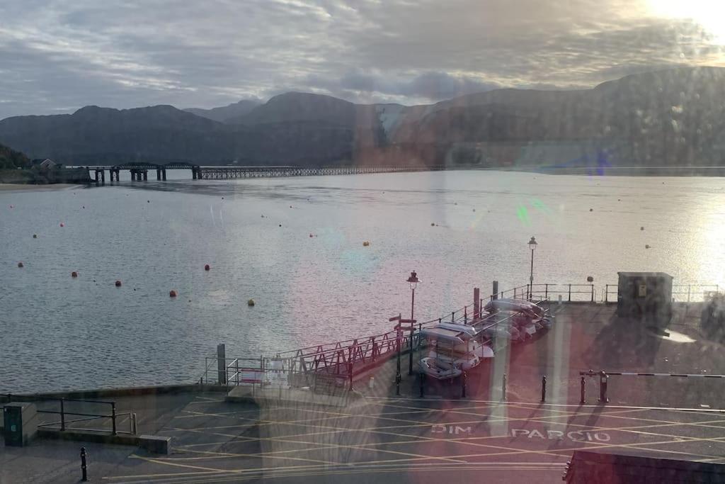 Harbourside 2 Bed Apartment, Barmouth Bridge Views Exteriér fotografie